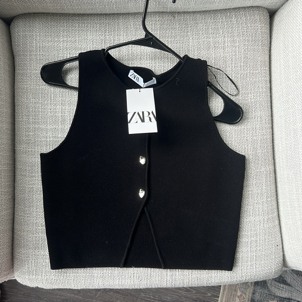 Black Sleeveless Top